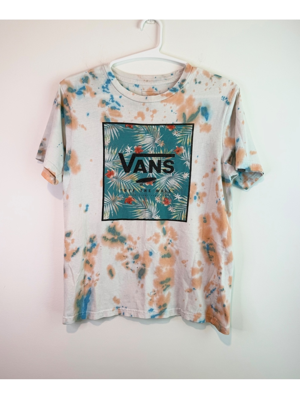 Vans Medium Tie-Dye Custom Fit T-Shirt with Tropical Logo Print